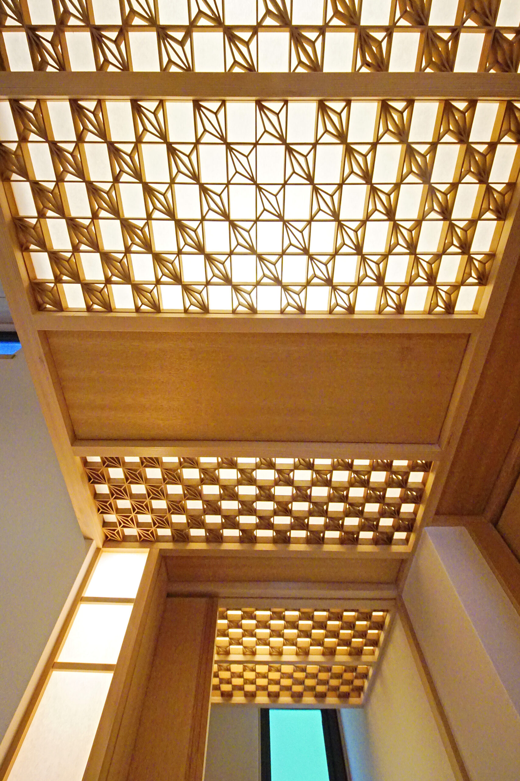 旧家から引き継いだ建材に、いにしえの名残が偲ばれます