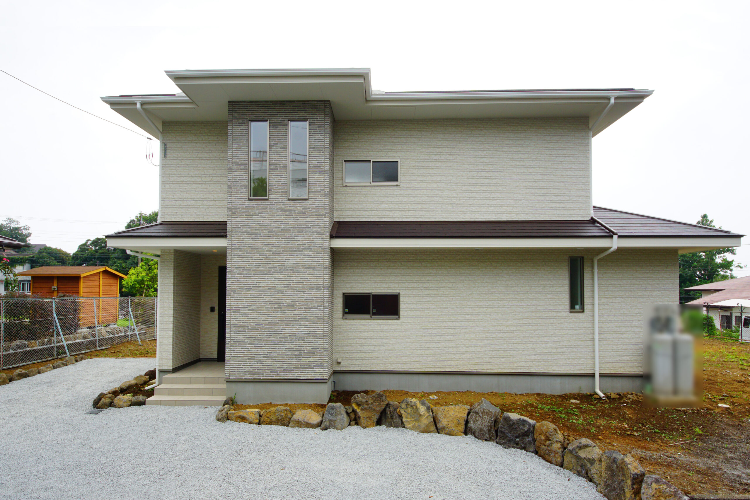 彩度を抑えた落ち着いた佇まい