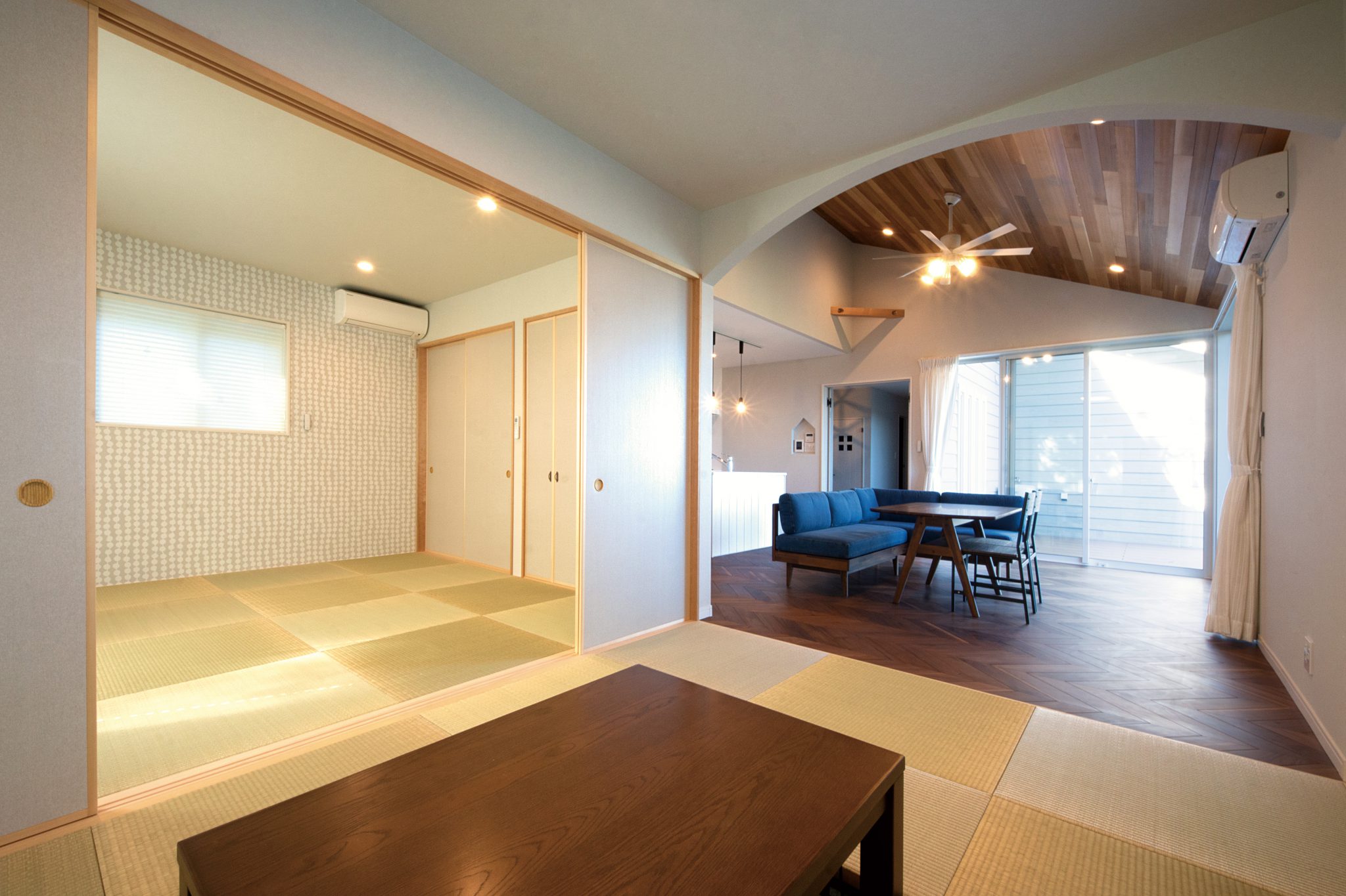 三世代の家族が集う和モダンの続き間