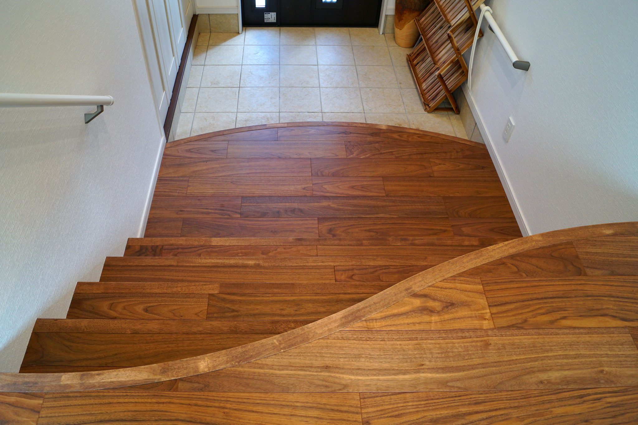 階段にデザイン性のある遊び心