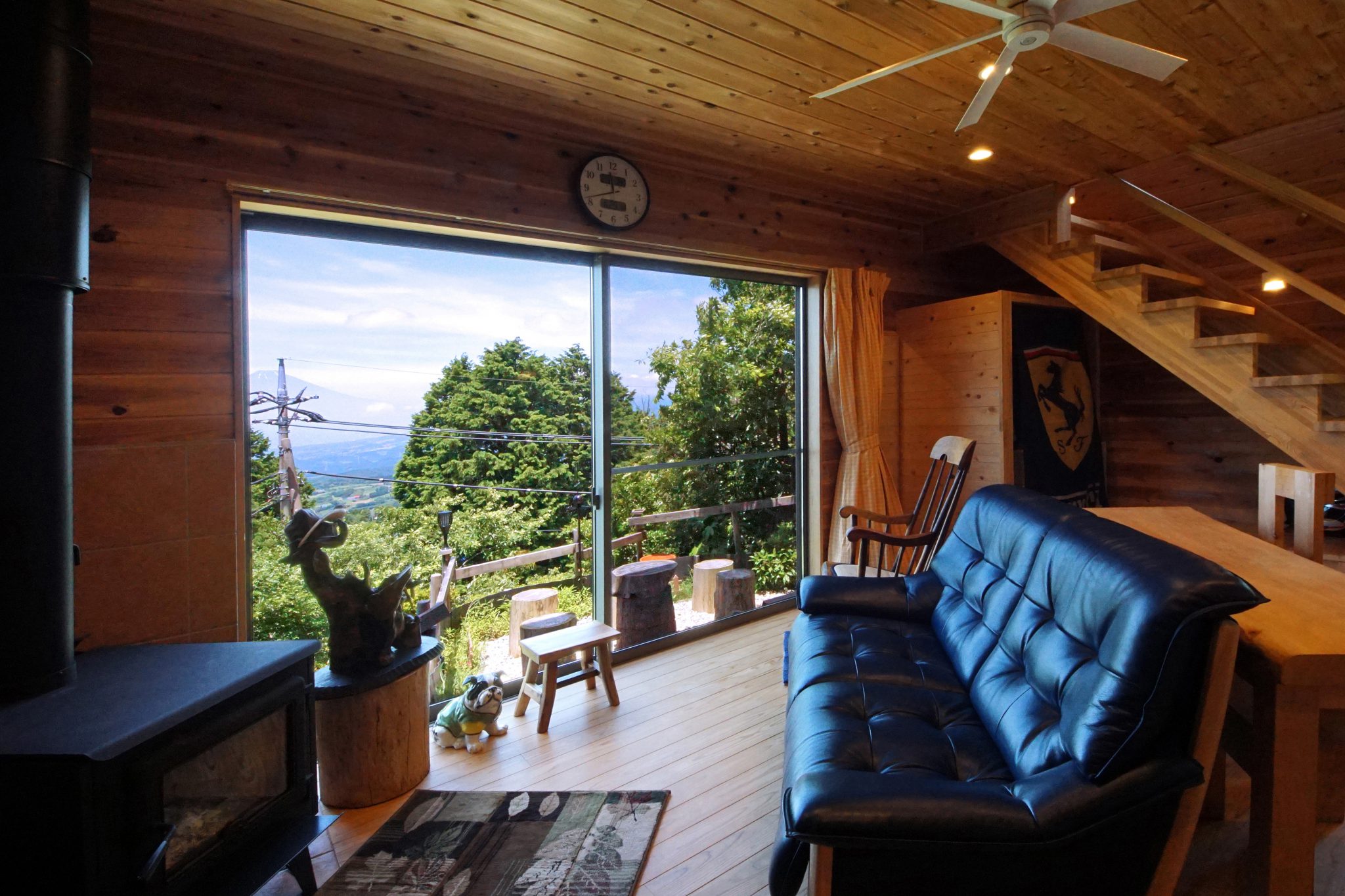 杉無垢材と薪ストーブのコンビネーション